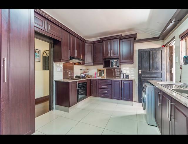 3 BEDROOM APARTMENT FOR SALE IN MUSGRAVE
